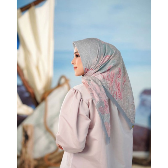 Buttonscarves Nusantara Savanna