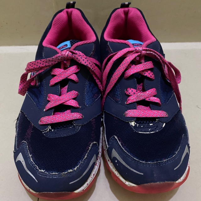 Skechers original Preloved sport wanita ukuran 37