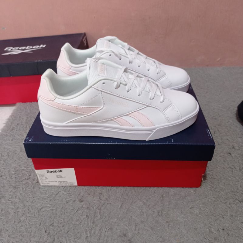 Sepatu reebok royal complete 3 white peach