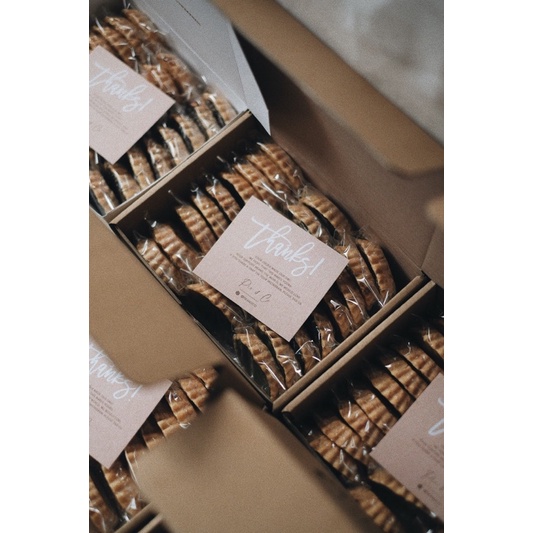 

Pie Susu Pie & Co (1 box = 25pcs)