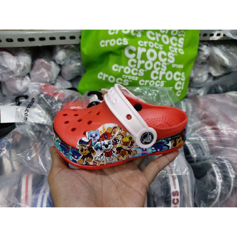 Crocs lampu anak paw patrol