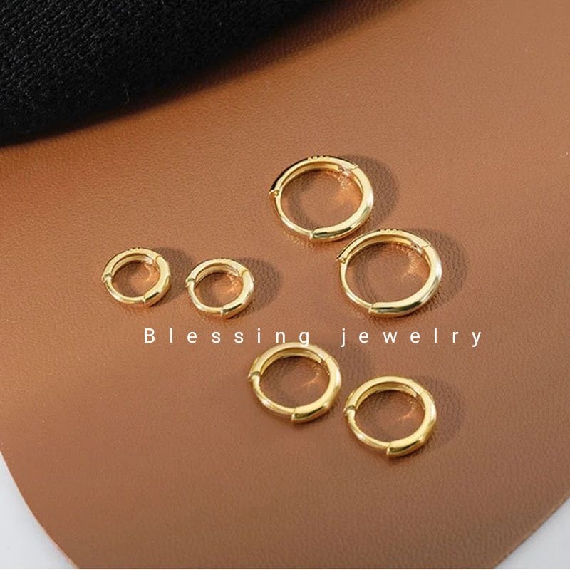 Anting Tusuk Bulat Polos Titanium Pria dan Wanita