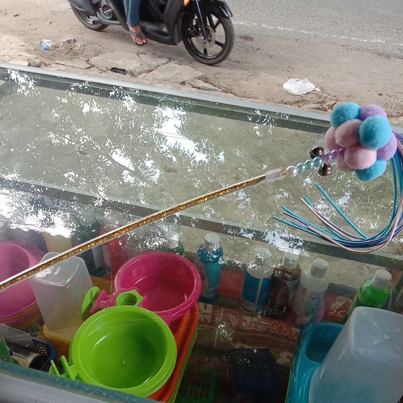 MAINAN KUCING TONGKAT PANCINGAN BOLA KAWAT KRINCINGAN 2 LONCENG