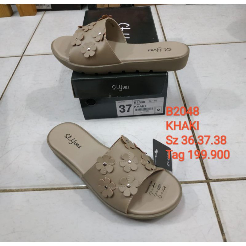 Sandal Wanita St. Yves