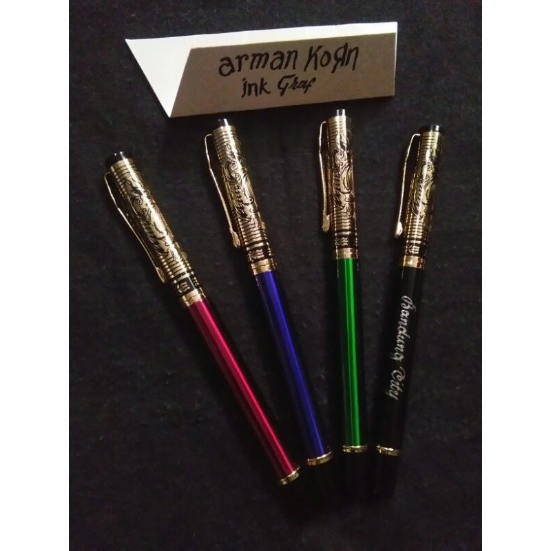 

bolpoint motif bisa custom nama, langsung jadi di ukir nama grafier manual