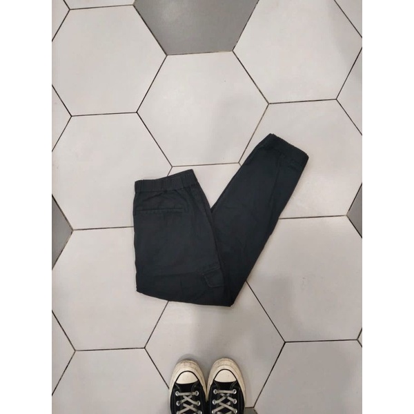 uniqlo cargo joger pants second