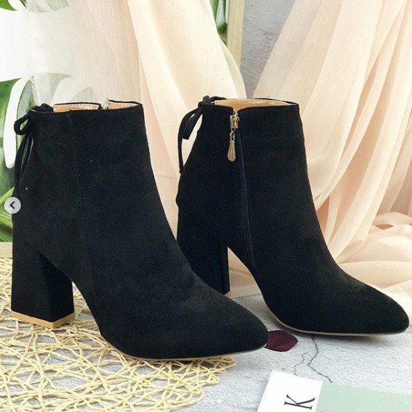 Boots 3698