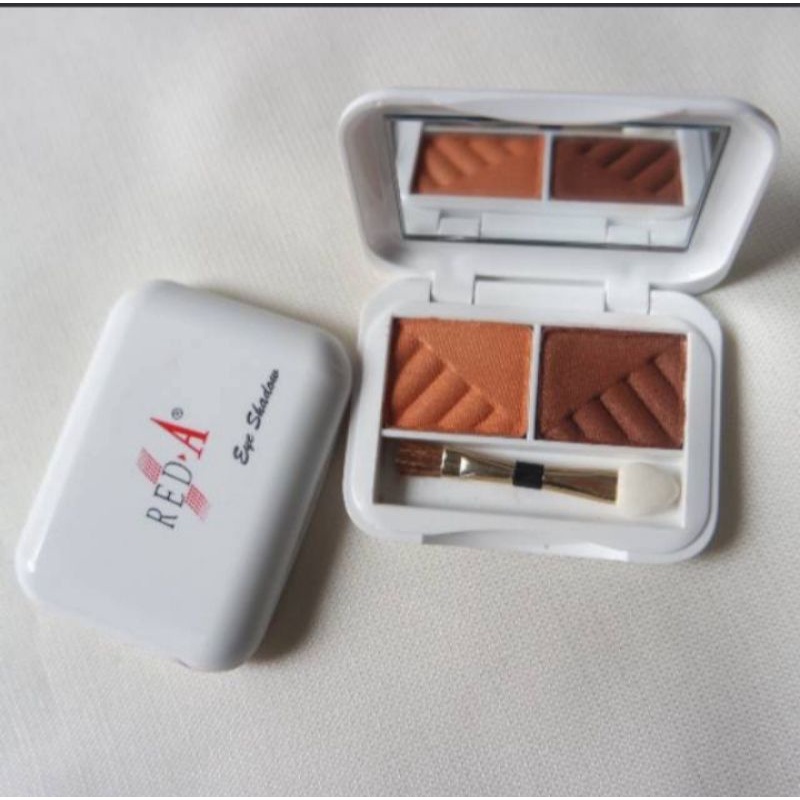Red A eyeshadow