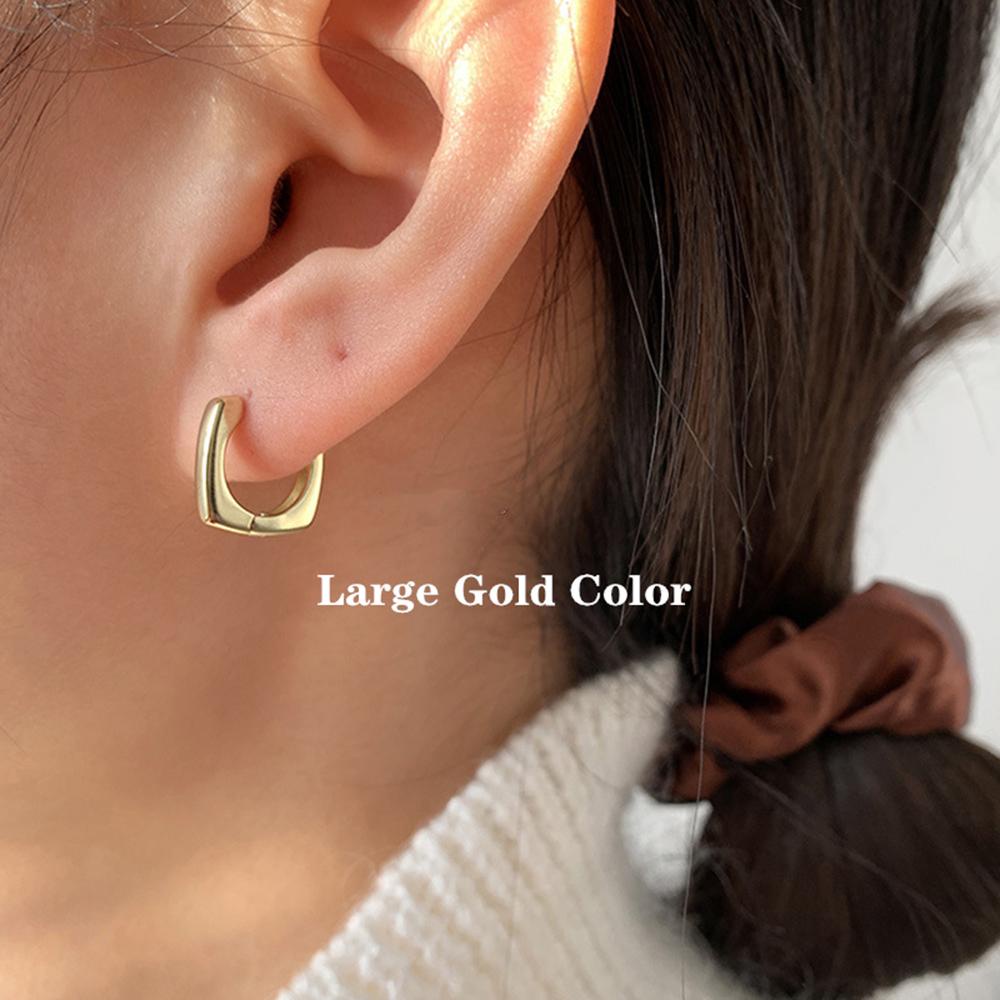 Anting Hoop Agustina Hadiah Fashion Warna Emas Mengkilap Kesederhanaan Geometris Ear Stud