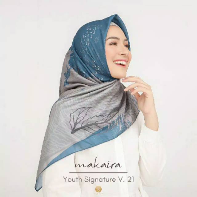 YOUTHSCARF SIGNATURE
