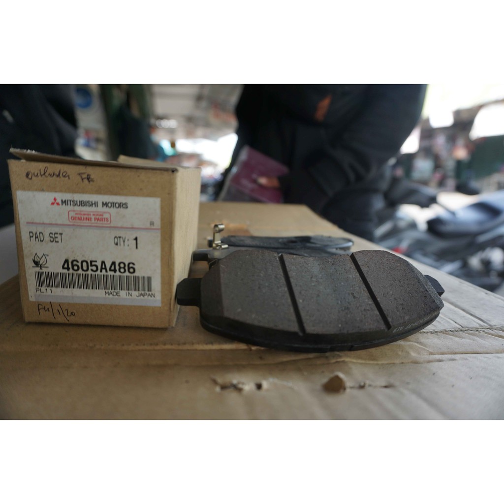 Brake Pads Kampas Rem Depan Mitsubishi Outlander ASLI/ORIGINAL!