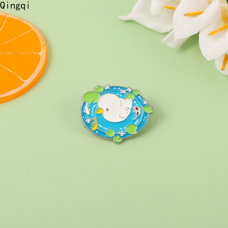 Bros Pin Enamel Bentuk Kartun Bebek Berenang Untuk Hadiah Teman
