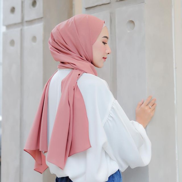 𝗖𝗮𝗿𝗲.𝗶𝗻 Pashmina Lozy Ceruty Babydoll 180x75cm (JAHIT TEPI) PREMIUM QUALITY