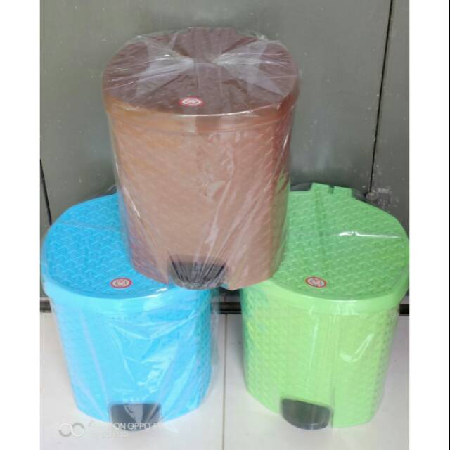 Tempat sampah / tong sampah / Tempat sampah tertutup