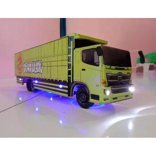 MINIATUR TRUK HINO OLENG KAYU TRUCK HINO VARIASI LAMPU DAN TERPAL - Tanpa Terpal