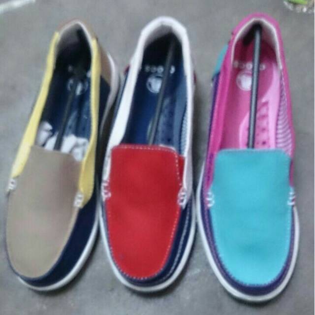 CROCS WALU CANVAS LOAFER for WOMEN / Sepatu Crocs Wanita