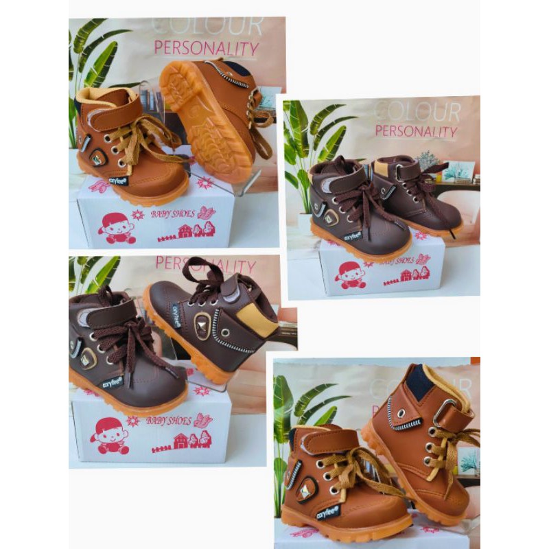 Sepatu boots anak