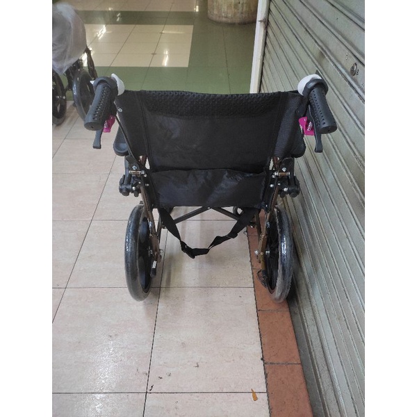 Kursi Roda Athena Merk Avico