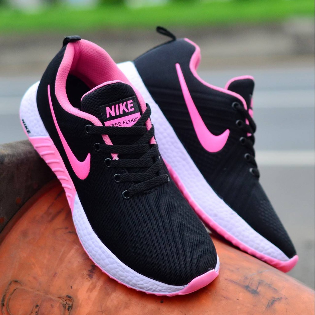 walking nike trainers