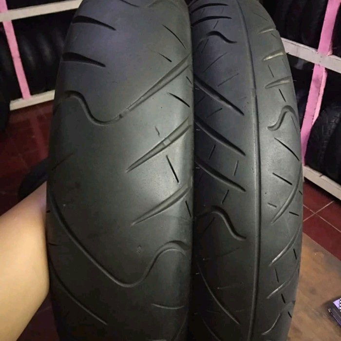 ban sepasang motor R15 dll,uk 100/80-130/70 ring 17 ban seken ukiran