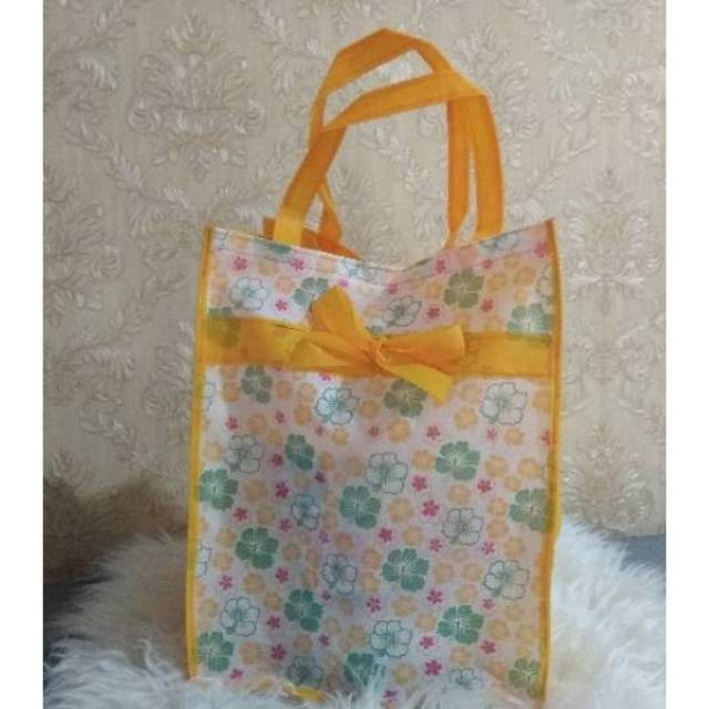 

tas souvenir hajatan model kotak ukuran dus 20