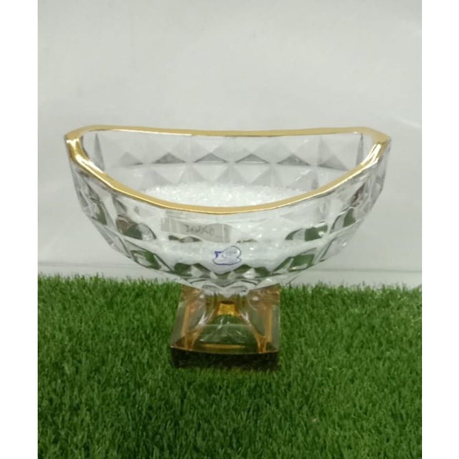 Tempat buah oval formia