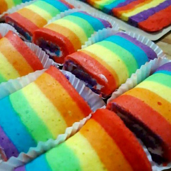 

KUE HANTARAN PELANGI GULUNG