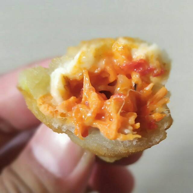 

Cireng isi ayam suwir