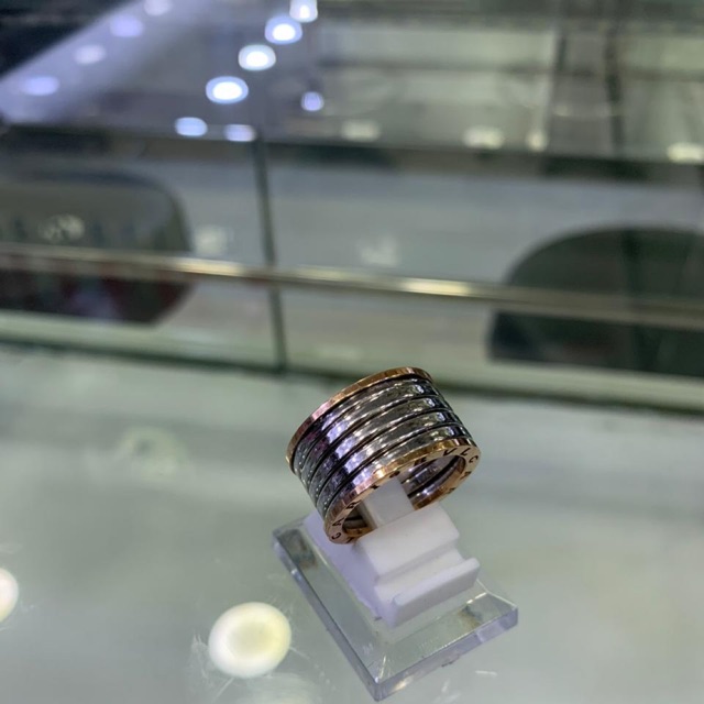 Cincin Emas model Bvlgari