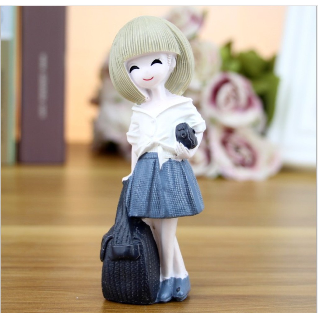 Resin Girl With Bag / Patung Pajangan Cewe Sosialita Tas Kado Souvenir