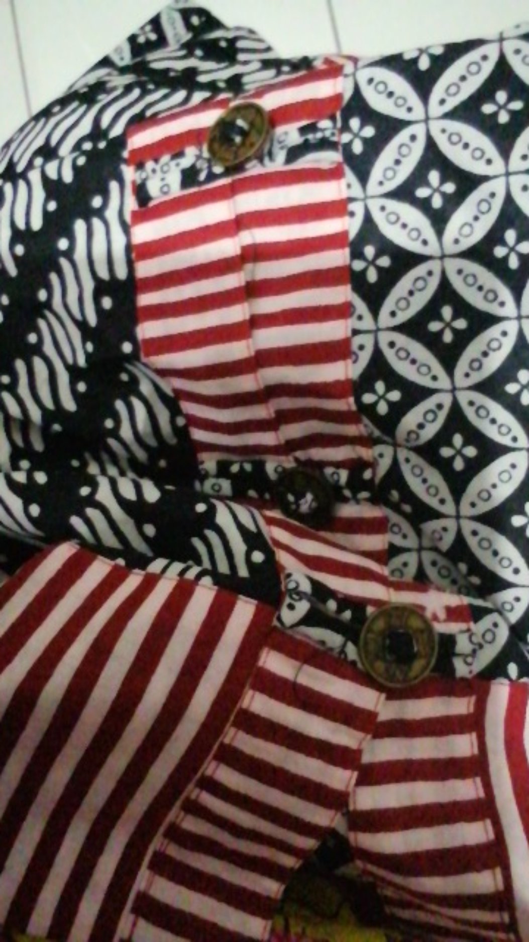 Batik Wanita Atasan Blouse Modern Trendy Warna Hitam Kombinasi Merah By Batik Dua Putri Collection