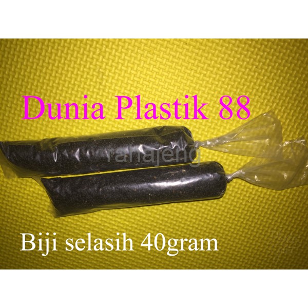 

Biji selasih