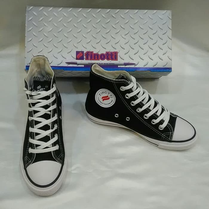 Sepatu Sekolah Finotti Booster hitam/putih