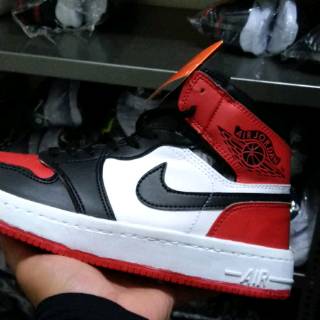 PGS PREMIUM QUALITY SEPATU  SNEAKERS BOOST NIKE AIR JORDAN  