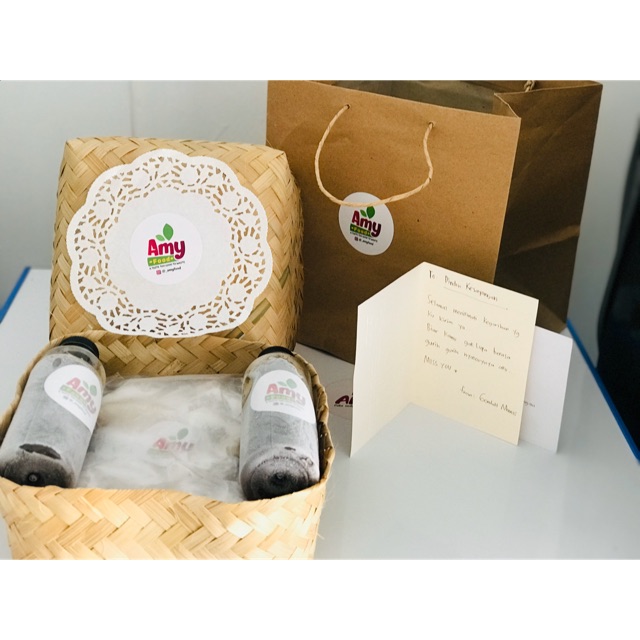 

Hampers paket pempek isi 20pcs, besek cantik, kartu lebaran & paper bag
