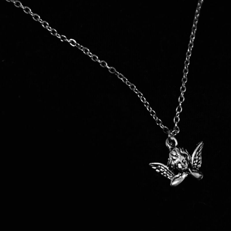 Necklace Angel Wings Pendant Short Paragraph Retro Clavicle Chain Fashion