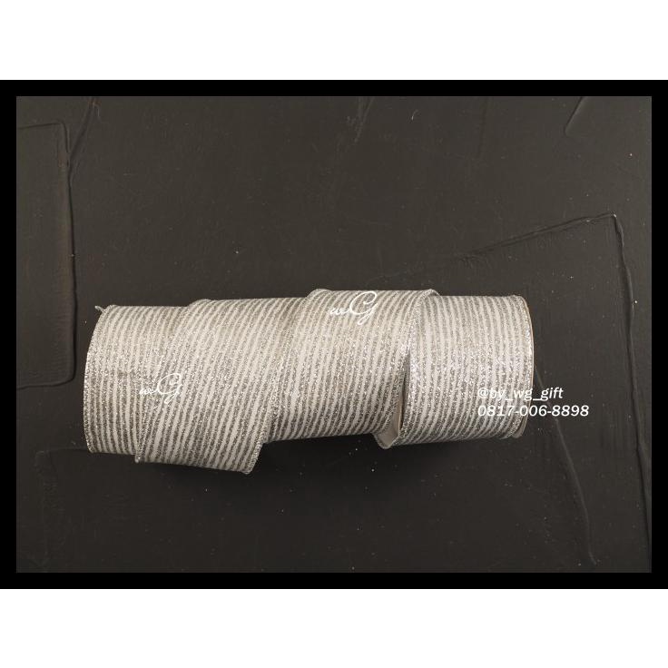 

Pita Kain Natal Corak ; Lebar 6,3 Cm; Panjang 3 Yard - Warna Silver B