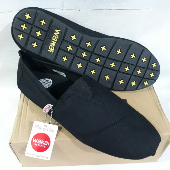 sepatu slip on pria WAKAI hitam original