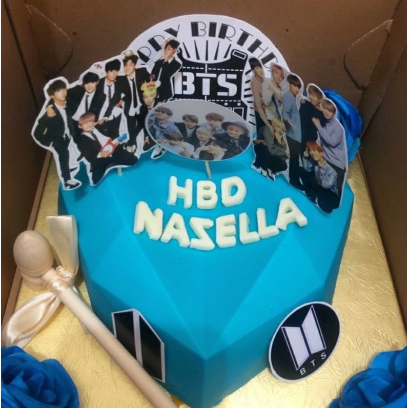 

pinata cake bts/bisa topper lainnya
