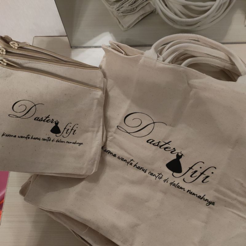 

Set Goodie Bag & Pouch by Daster Fifi