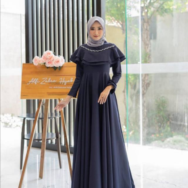 (preloved) Layla Dress in Navy by Alfizahrahijab