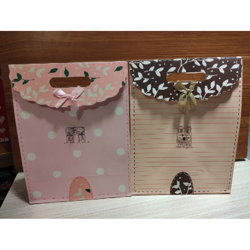 Paper Bag Lucu Ukuran 24x10x32cm