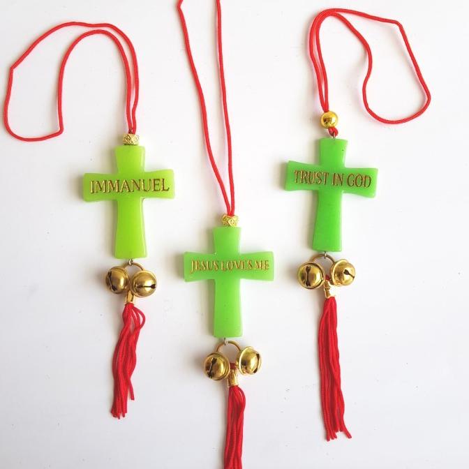 Gantungan Mobil Salib Fosfor