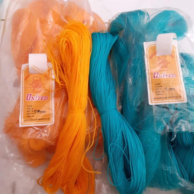 

Tali Tambang Plastik Ukuran 1mm & 1½ mm Merk United Warna (per ikat) tali layangan