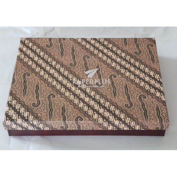 

Kotak Kado / Kotak Hadiah / Gift Box Persegi Batik Coklat Keris