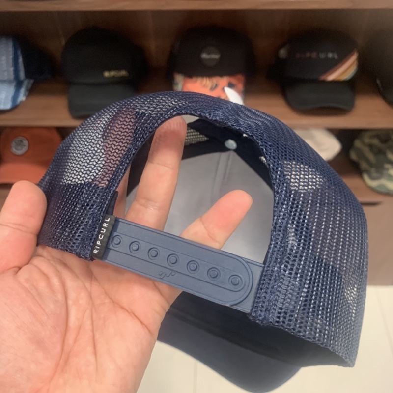 Topi Ripcurl Revival trucker