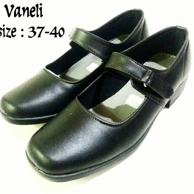 Sepatu wanita Pantofel hitam polos atau sepatu formal wanita terbaru dan termurah. Ukuran 37-40