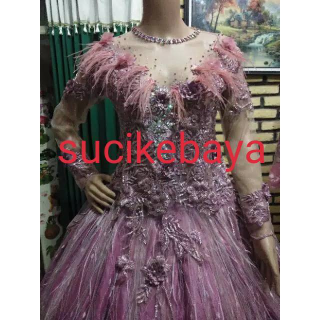 gaun pengantin warna dusty purple bulu ekor panjang gaun pengantin warna dusty purple bulu ekor panjang