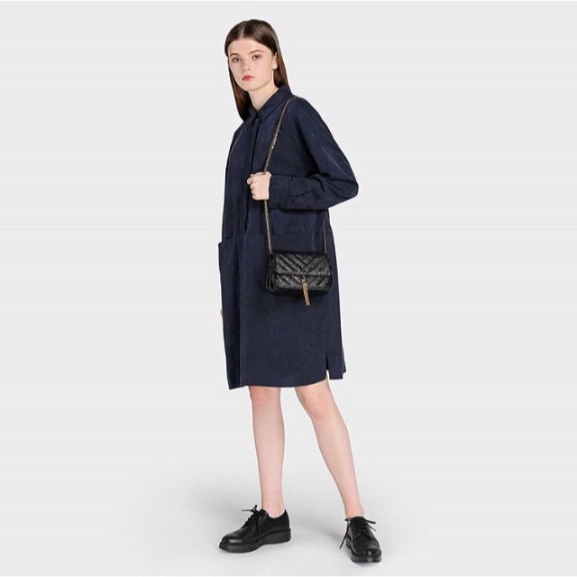 Tas selempang wanita charles keith / ck velvet tassel clutch