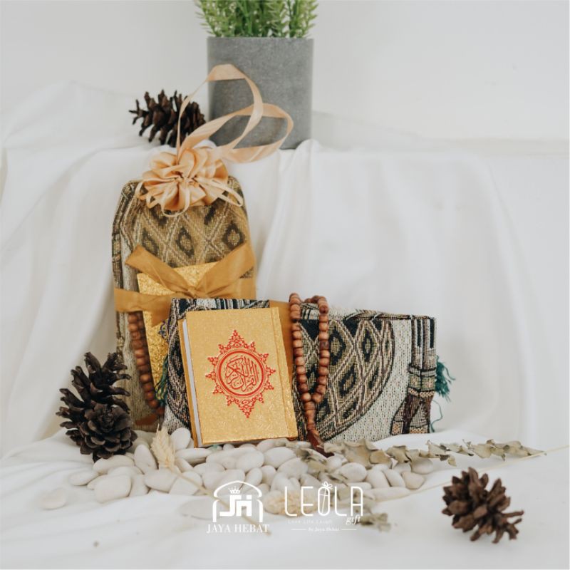 HAMPERS SAJADAH ALQURAN SOUVENIR TAHLILAN PERNIKAHAN OLEH OLEH HAJI
